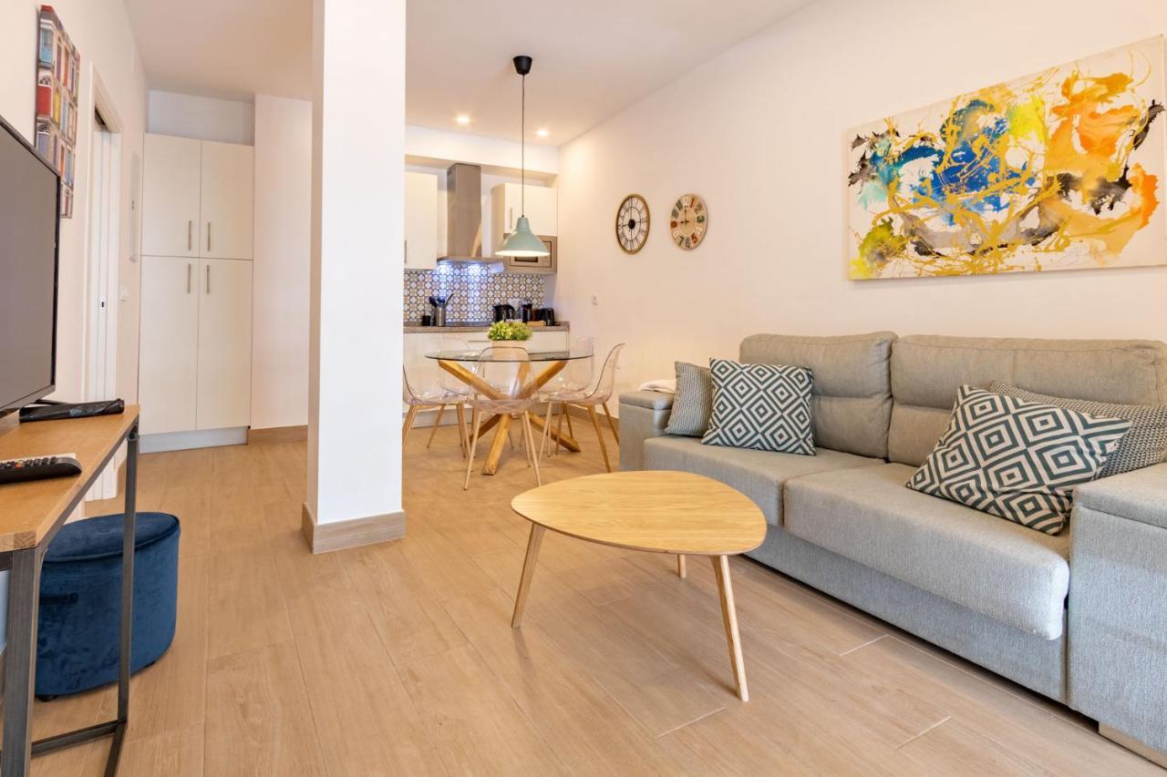 Nine O'Clock Metrosol Apartment เซบีญา ภายนอก รูปภาพ