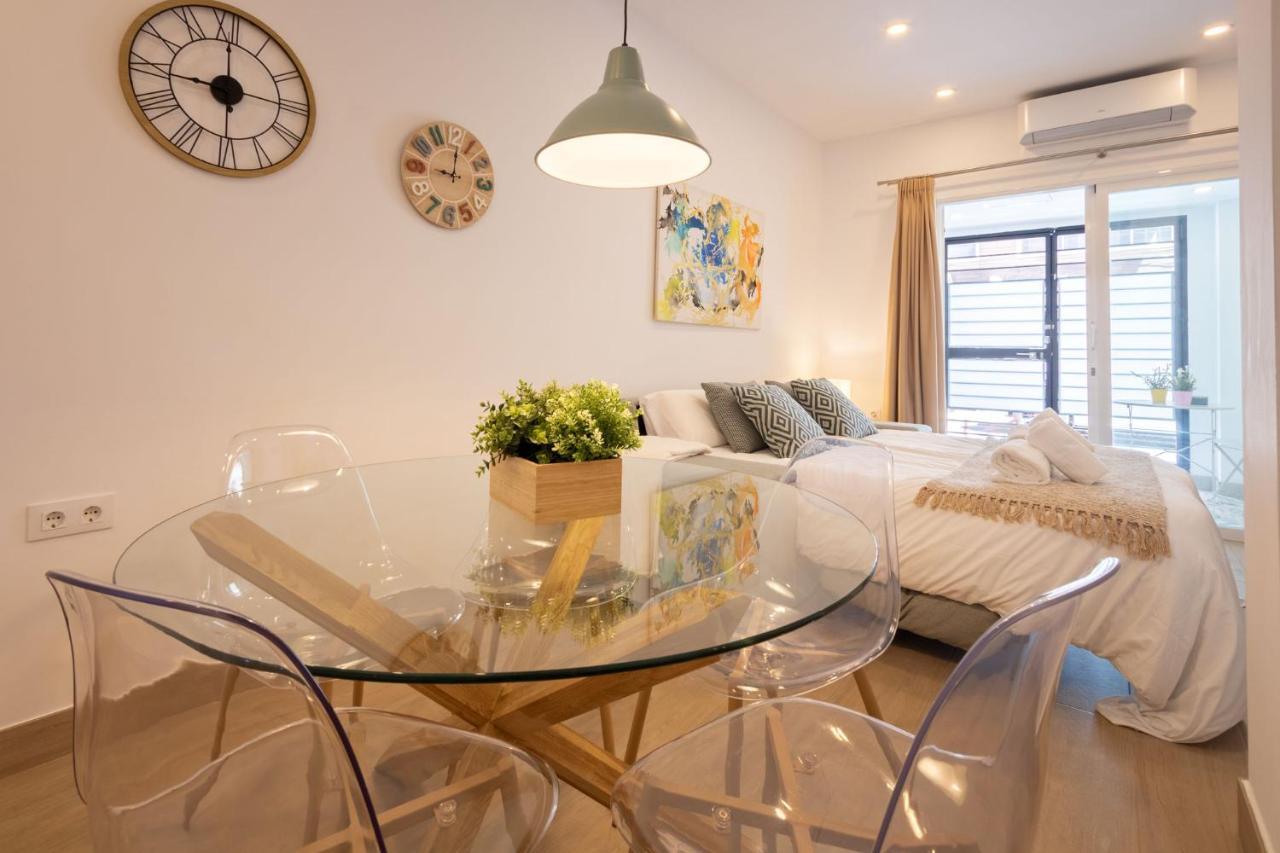 Nine O'Clock Metrosol Apartment เซบีญา ภายนอก รูปภาพ