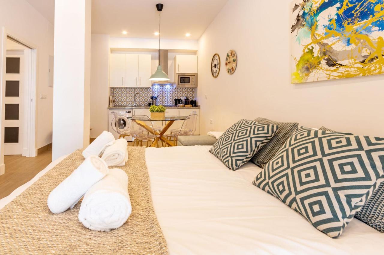 Nine O'Clock Metrosol Apartment เซบีญา ภายนอก รูปภาพ