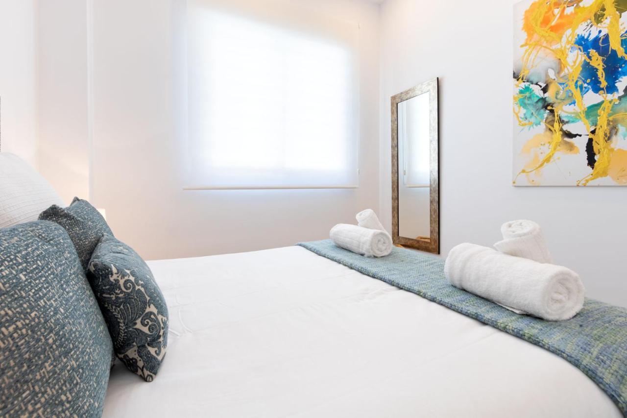 Nine O'Clock Metrosol Apartment เซบีญา ภายนอก รูปภาพ
