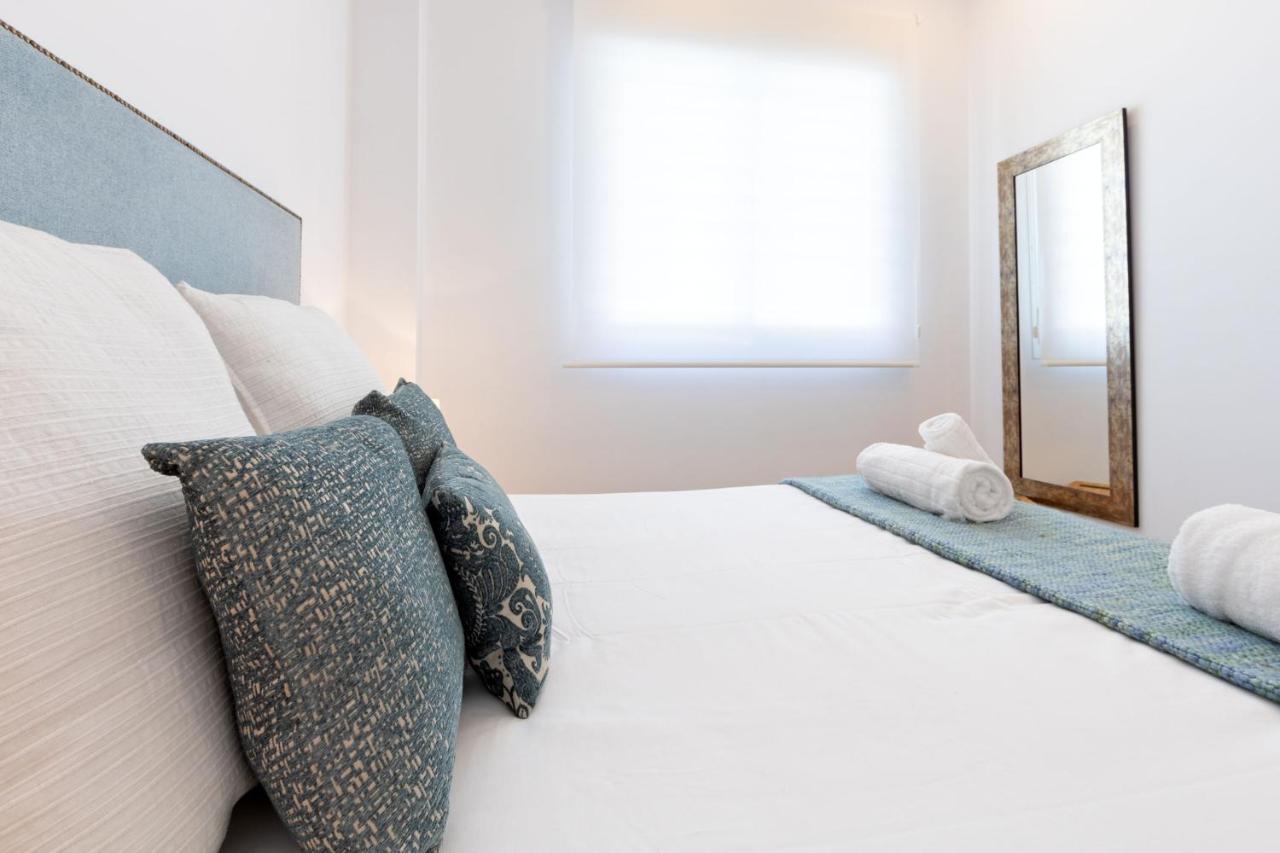 Nine O'Clock Metrosol Apartment เซบีญา ภายนอก รูปภาพ