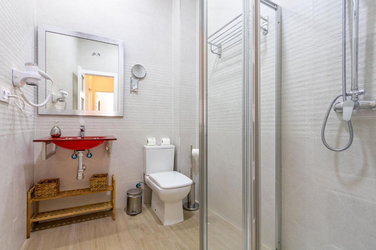Nine O'Clock Metrosol Apartment เซบีญา ภายนอก รูปภาพ
