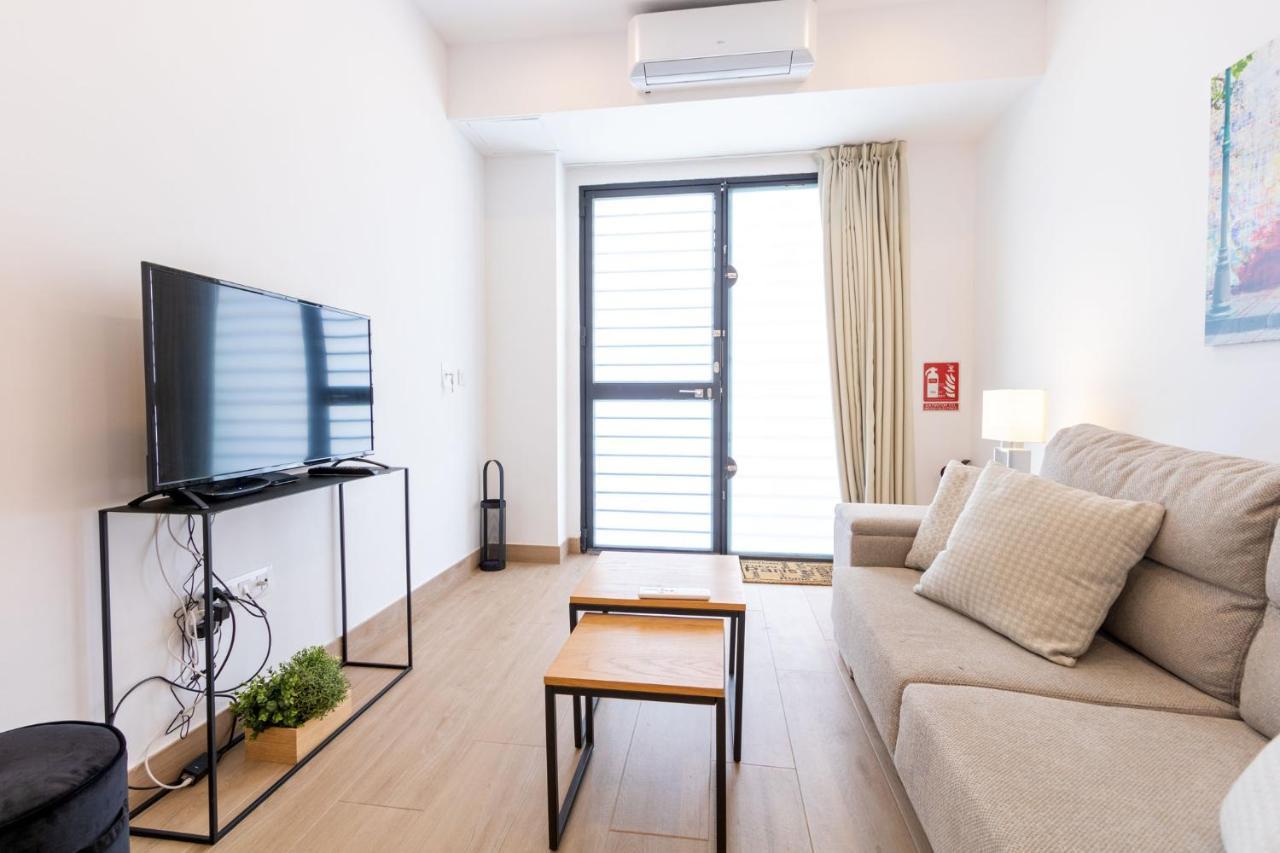 Nine O'Clock Metrosol Apartment เซบีญา ภายนอก รูปภาพ