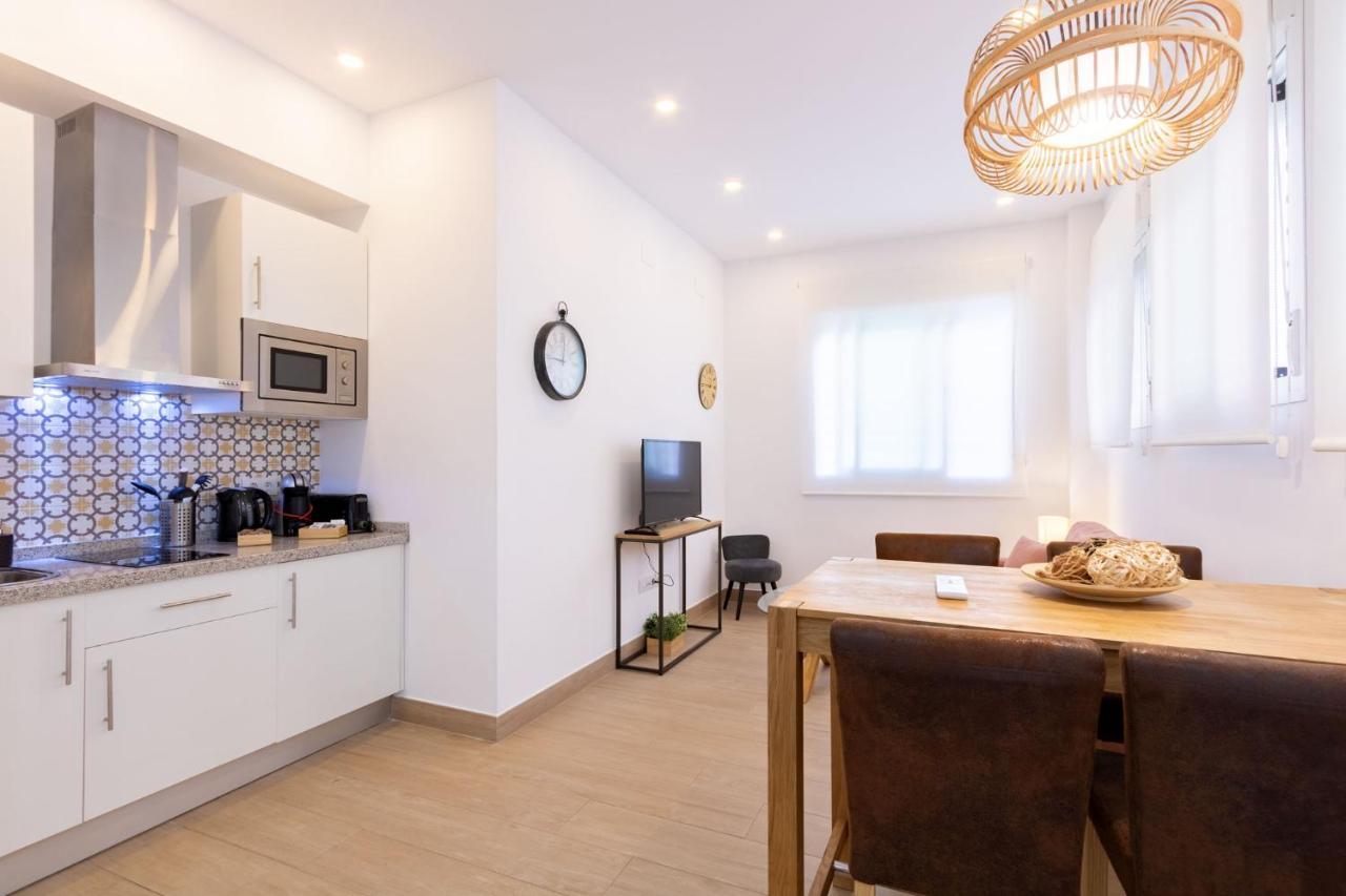 Nine O'Clock Metrosol Apartment เซบีญา ภายนอก รูปภาพ