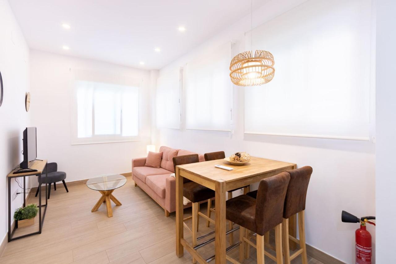 Nine O'Clock Metrosol Apartment เซบีญา ภายนอก รูปภาพ