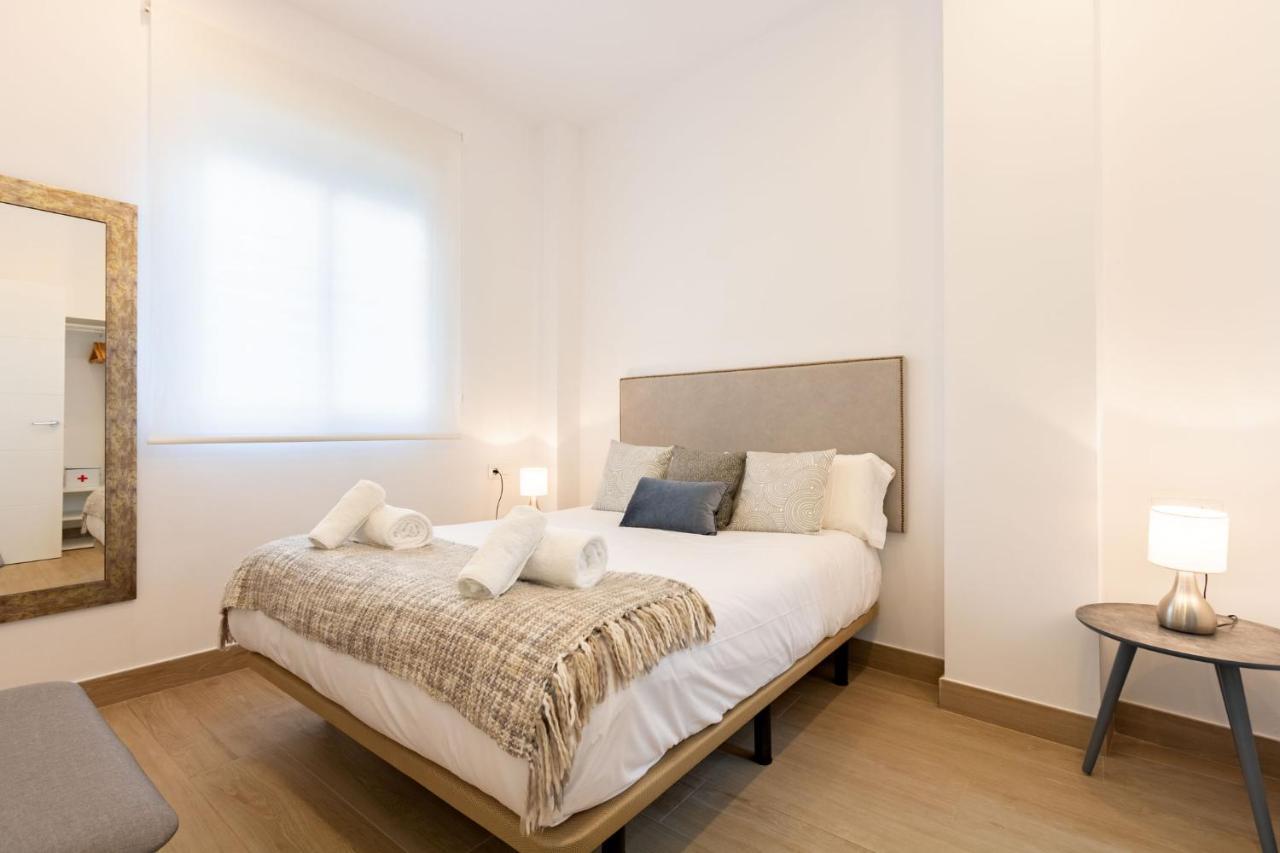 Nine O'Clock Metrosol Apartment เซบีญา ภายนอก รูปภาพ