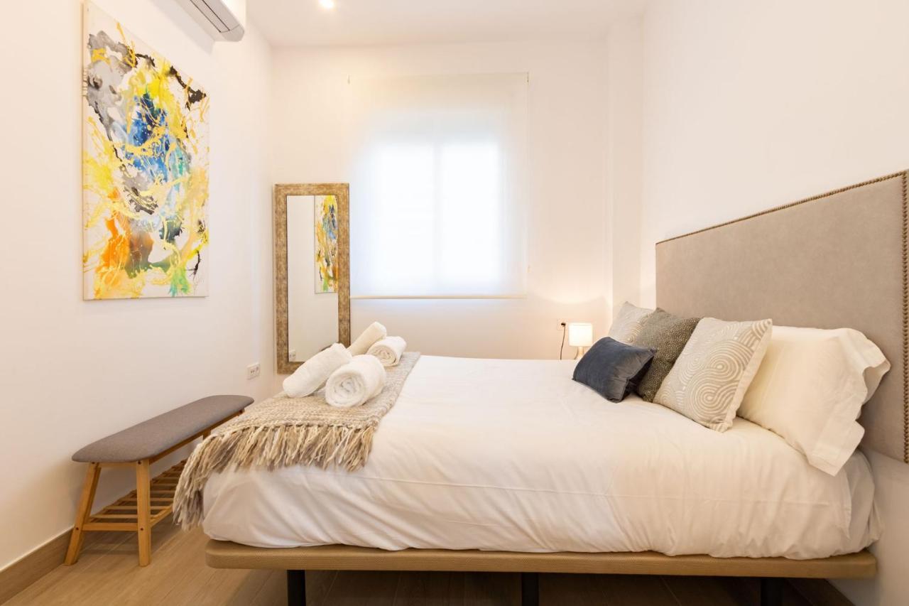Nine O'Clock Metrosol Apartment เซบีญา ภายนอก รูปภาพ