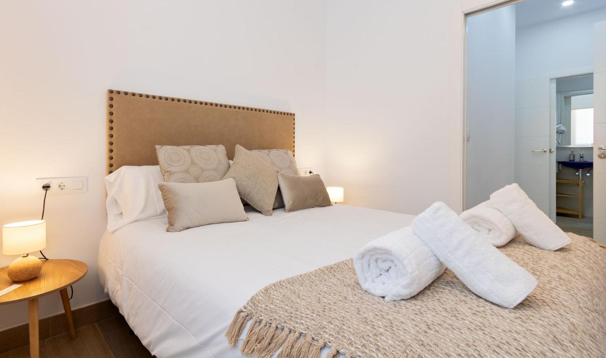 Nine O'Clock Metrosol Apartment เซบีญา ห้อง รูปภาพ